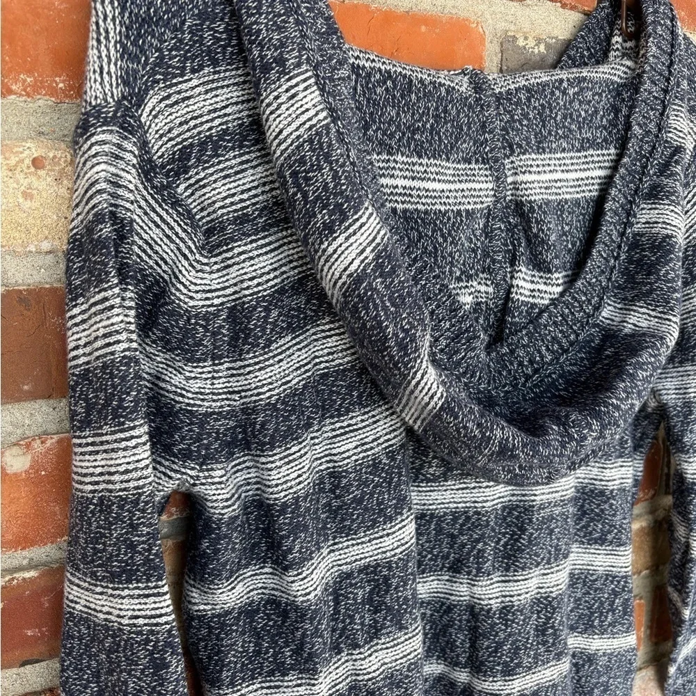 Eddie Bauer Women’s Striped Hooded Sweater Sz Large